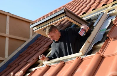 Pose de fenêtres de toit Velux à Longechaux